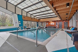 Indoor pool - CozySuites Mill District with pool, gym #03 (Minneapolis)