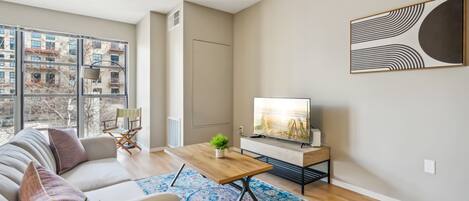 Televisión, oficina