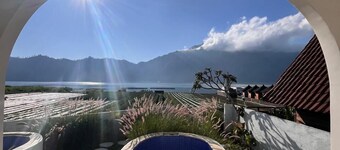 金塔馬尼湖畔度假村