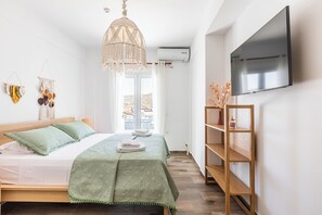 3 bedrooms, iron/ironing board, WiFi, bed sheets - Spacious 3-bedroom apartment with AC, WiFi in charming Kythnos Island (Merihas)