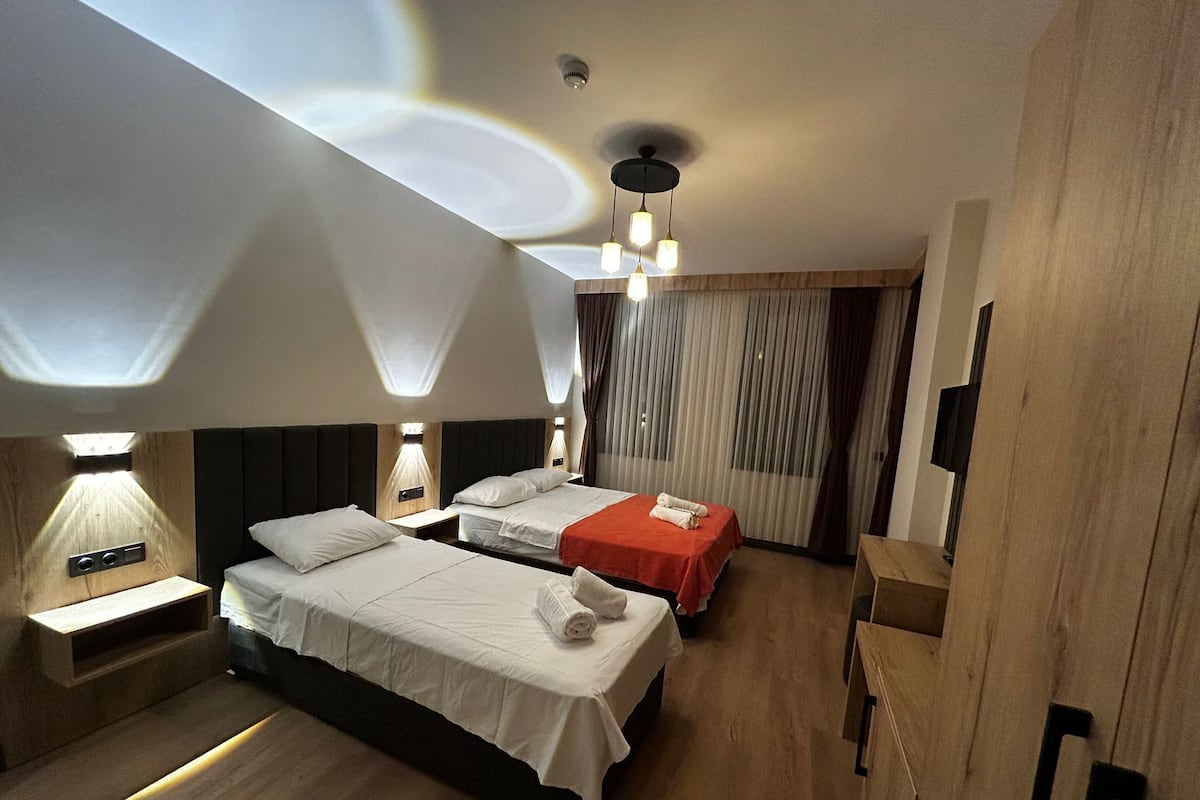 Minibar, escritorio y wifi gratis