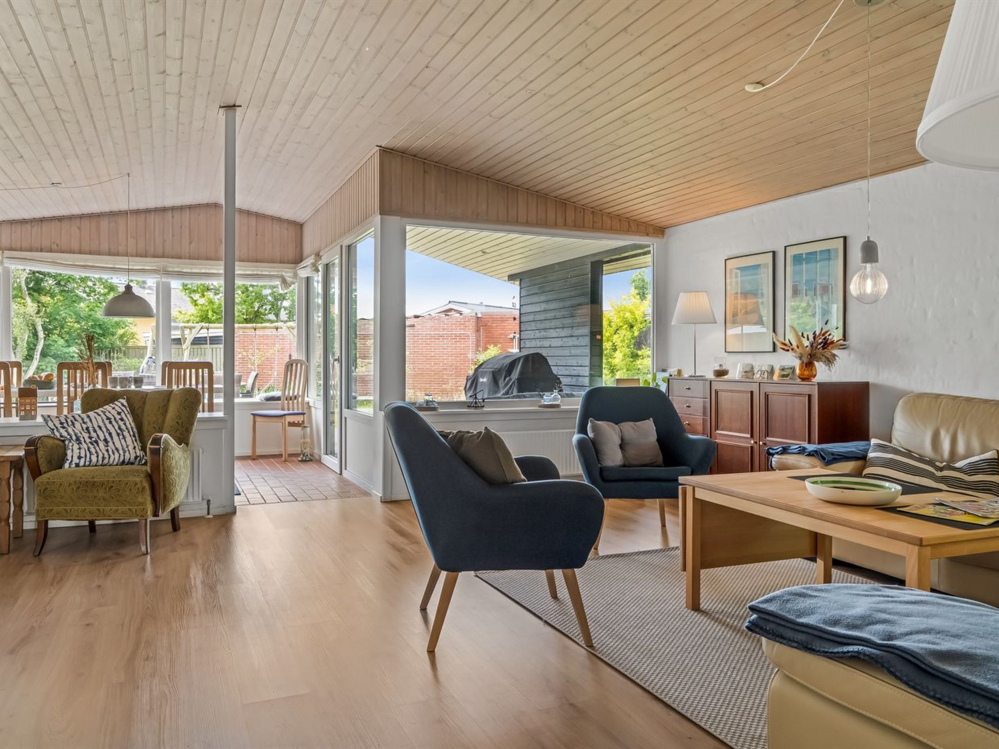 Televisie en een open haard