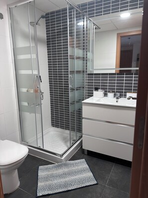 Hair dryer, bidet, towels, toilet paper - Panoramica Golf Sant Jordi SM (Sant Jordi)