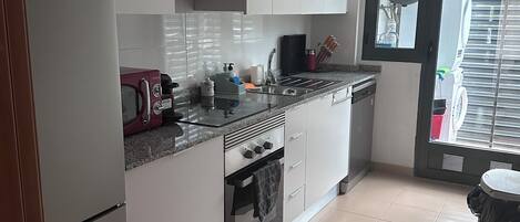 Micro-ondas, fogão, cooktop, lava-louças