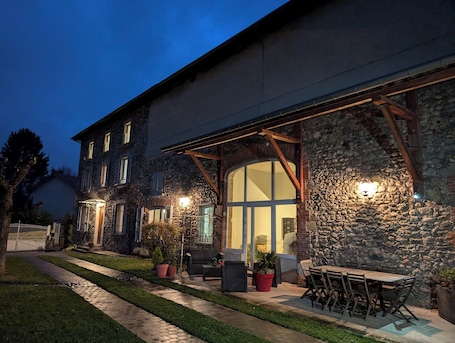 Exterior. La Maison d'Arlette