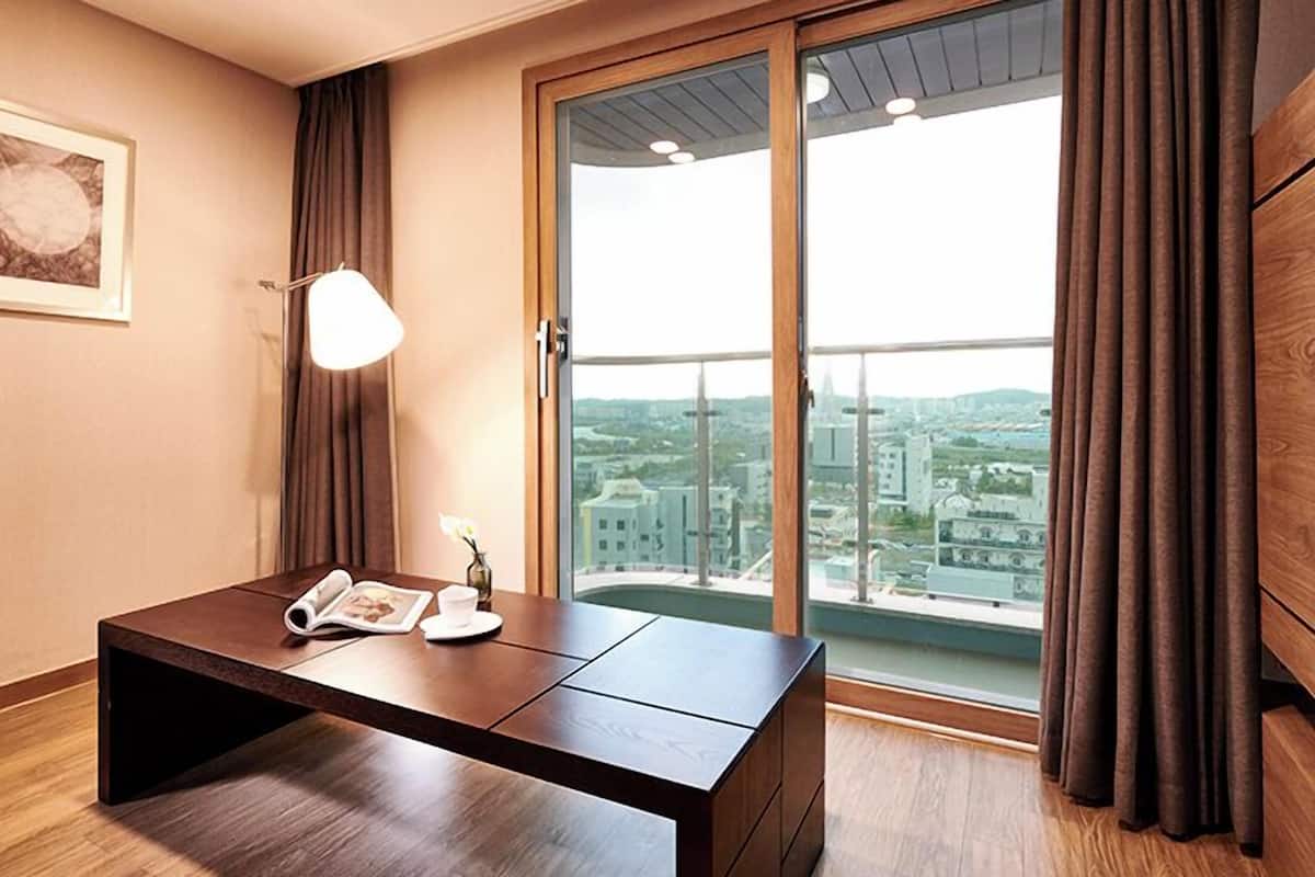 Traditional Suite