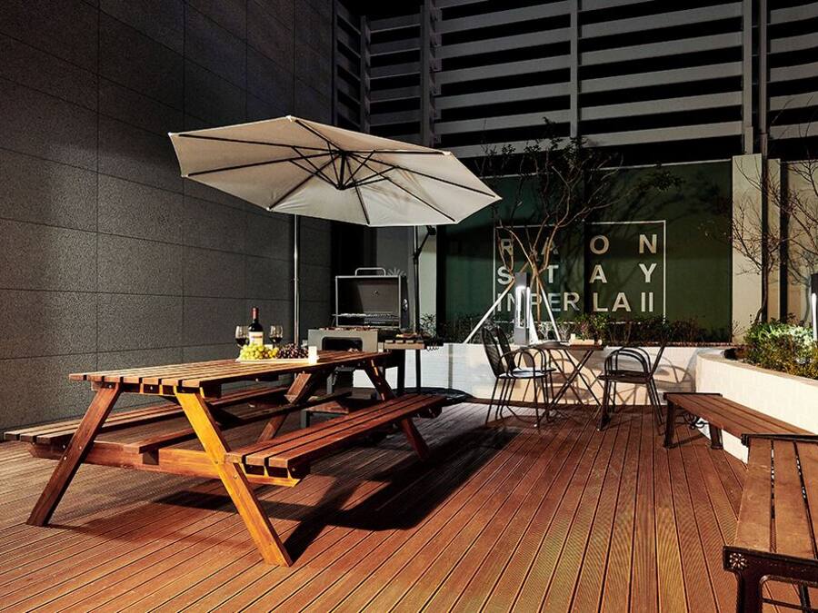 Deluxe Suite | Peti besi dalam bilik, meja, ruang kerja komputer riba, Wi-fi percuma