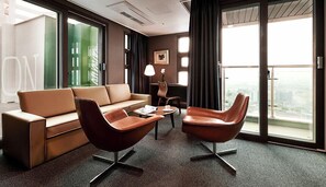 Deluxe Suite | In-room safe, desk, laptop workspace, free WiFi