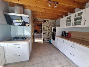 Private kitchen - Au Mont De La Rive #Jacuzzi & Mont-Saint-Michel # (Pontorson)