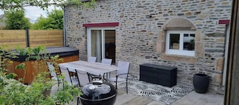 Au Mont De La Rive #Jacuzzi & Mont-Saint-Michel #