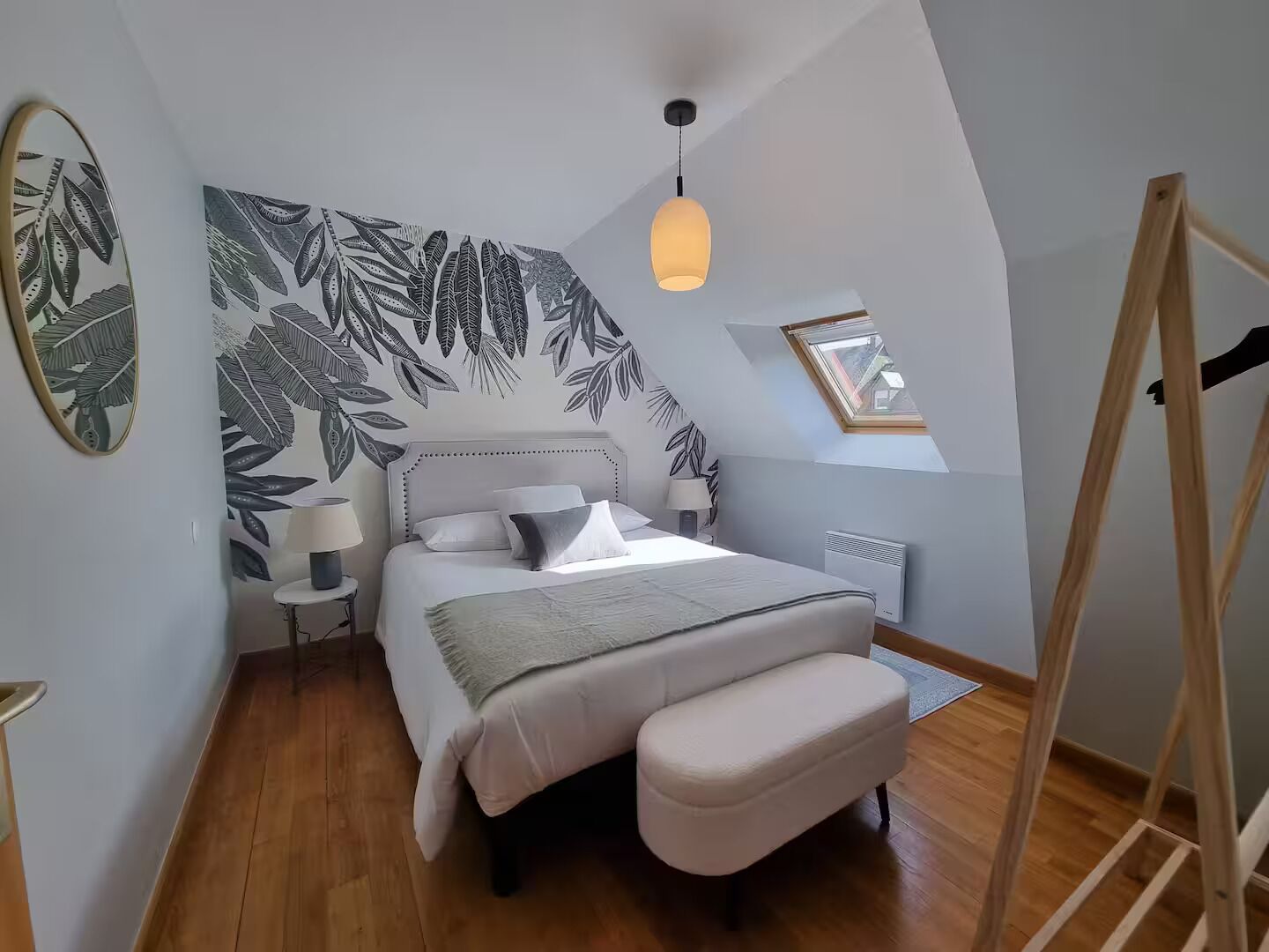 3 slaapkamers, een strijkplank/strijkijzer, wifi, beddengoed