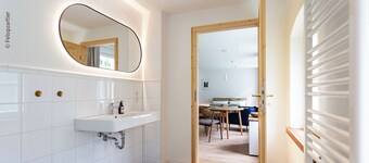 Felsquartier: Bright apartment with forest view