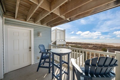 1BR Direct Ocean Front with Ocean Front Pool - walk to everything!-