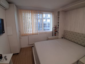 1 chambre, fer et planche à repasser, Wi-Fi gratuit, draps fournis