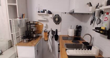Charming 1-bedroom apartment with AC, WiFi in fabulous Constanța
