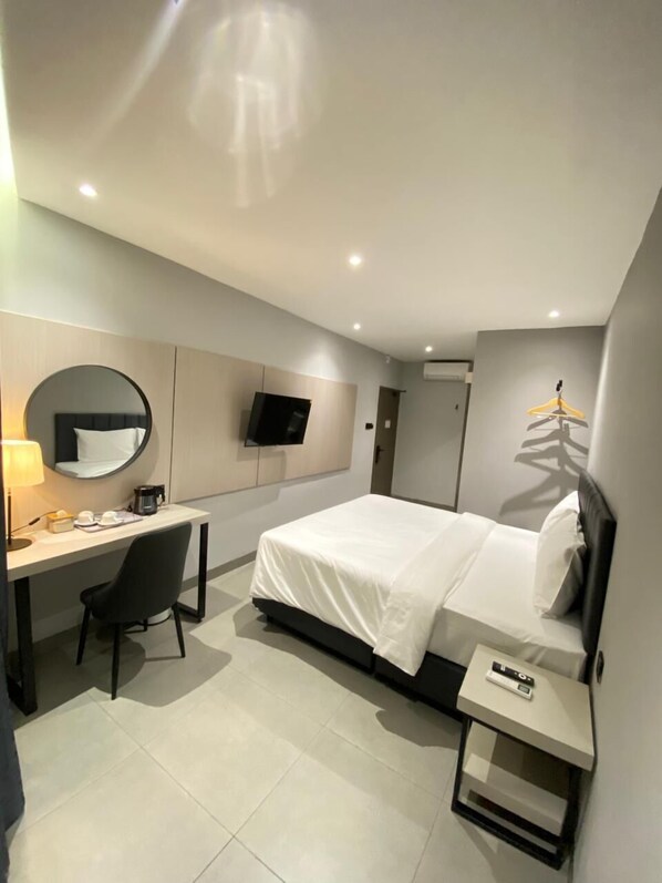 Deluxe Double or Twin Room | Desk, free WiFi, bed sheets - MBS HOTEL MEDAN (Medan)