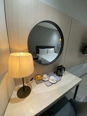 Deluxe Double or Twin Room | Desk, free WiFi, bed sheets