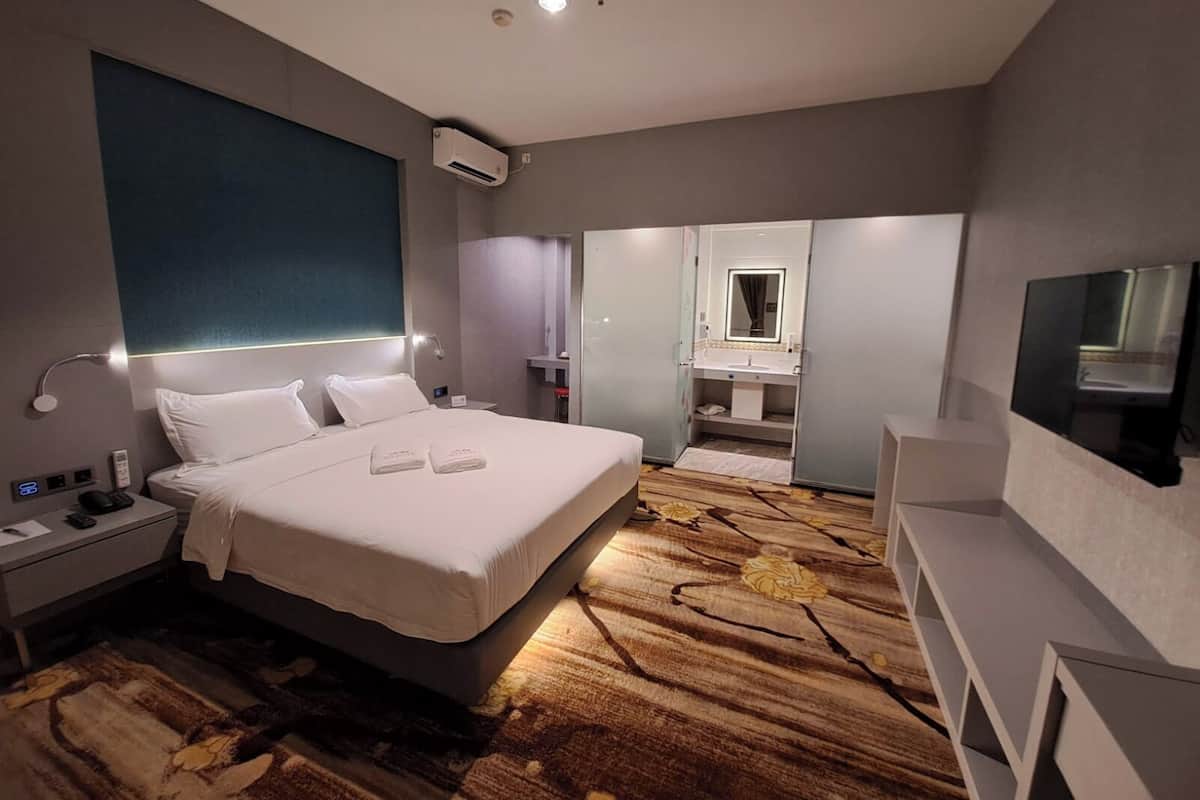 Deluxe Double Room, City View