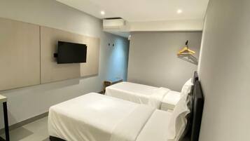 Superior kamer, 1 twee- of 2 eenpersoonsbedden | Een bureau, gratis wifi, beddengoed