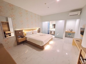 Deluxe Double Room, City View | Free WiFi