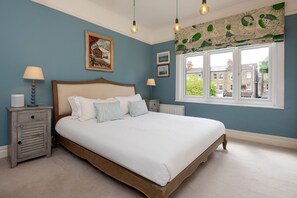 4 bedrooms, WiFi, bed sheets - The Garden House, by Veeve (London)