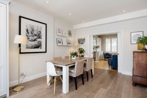 Dining - The Garden House, by Veeve (London)