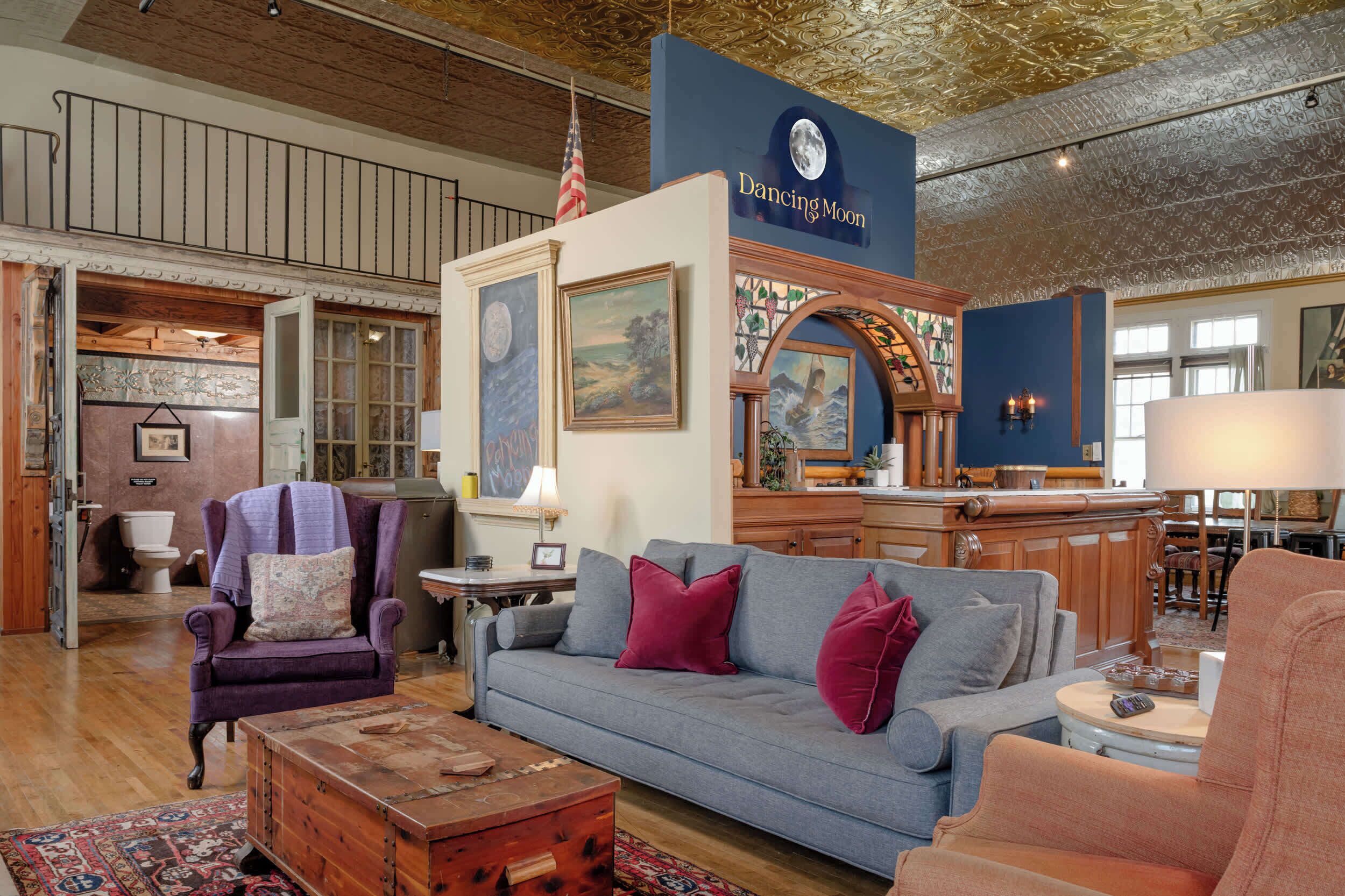 Televisión y oficina 