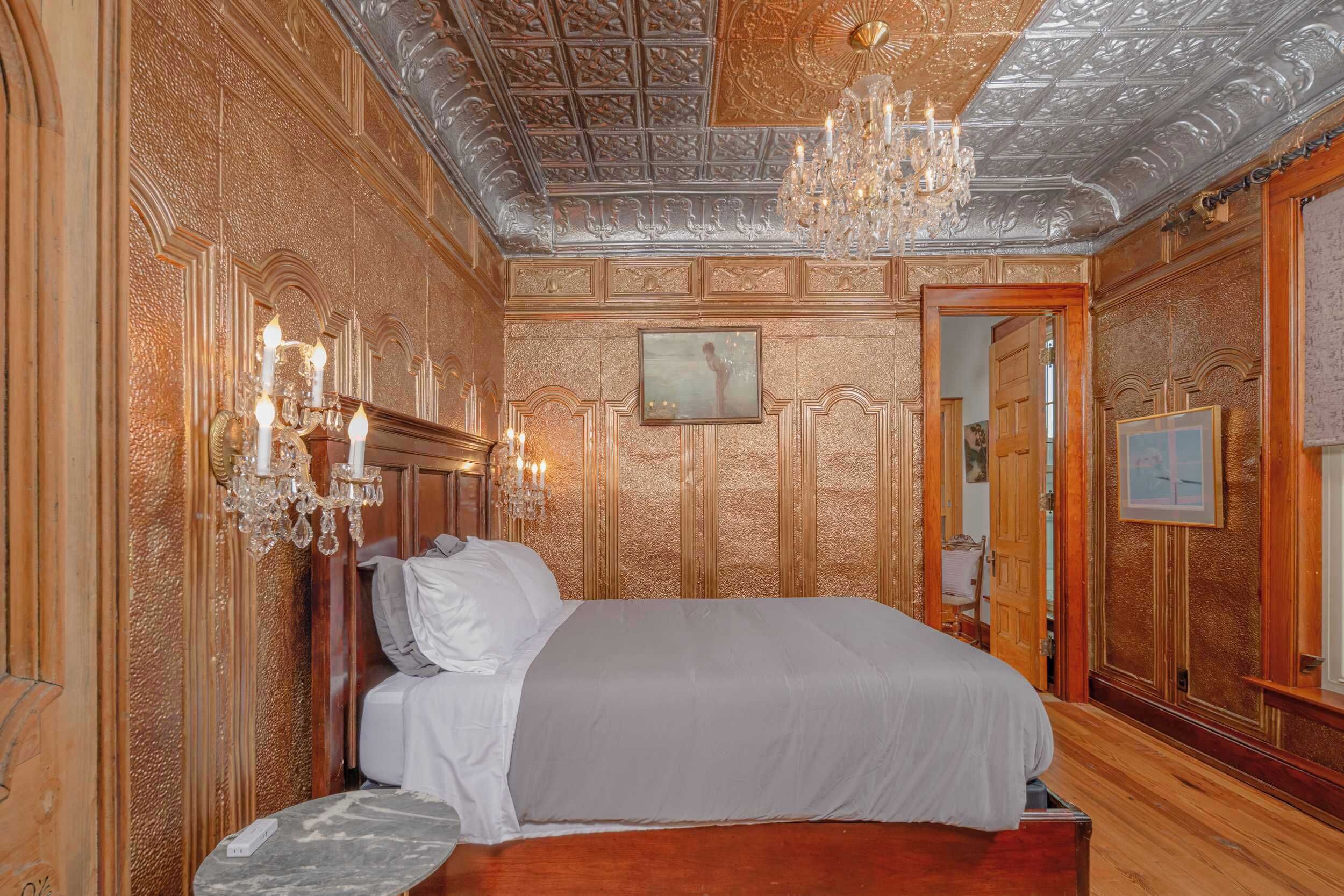 4 bedrooms, desk, iron/ironing board, WiFi