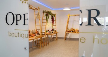 Café da manhã completo grátis todos os dias