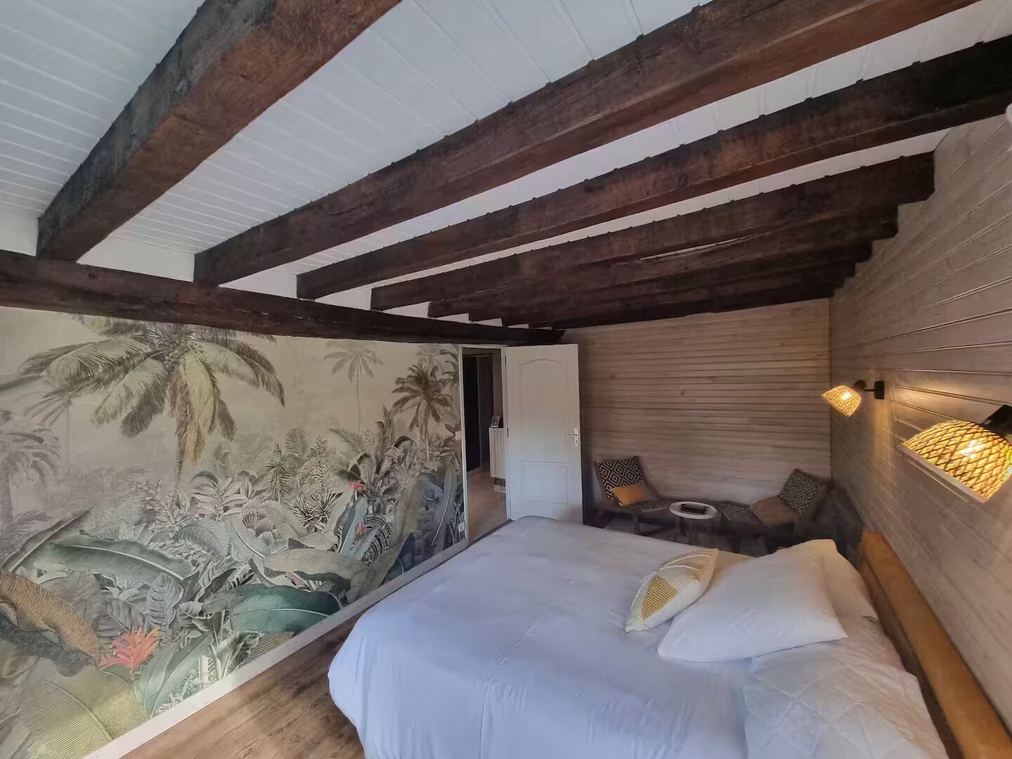 7 slaapkamers, een strijkplank/strijkijzer, wifi, beddengoed