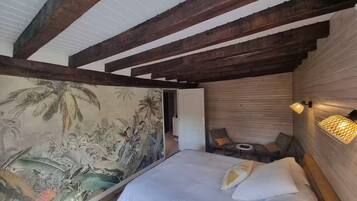 7 slaapkamers, een strijkplank/strijkijzer, wifi, beddengoed