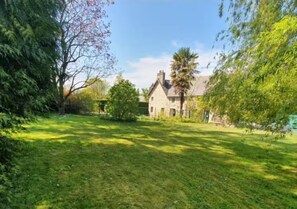 Property grounds - Au Mont De La Quintine #Pool and Jacuzzi (Saint-Quentin-sur-le-Homme)