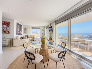 Dining - Luxury apartment with panoramic terrace in Estepona (Estepona)