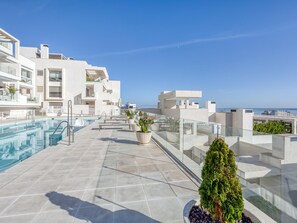 Pool - Luxury apartment with panoramic terrace in Estepona (Estepona)