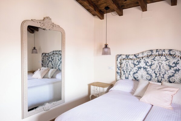 1 soverom, strykejern/-brett, wi-fi og sengetøy