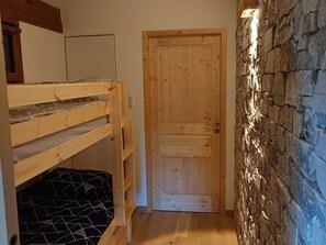 2 bedrooms
