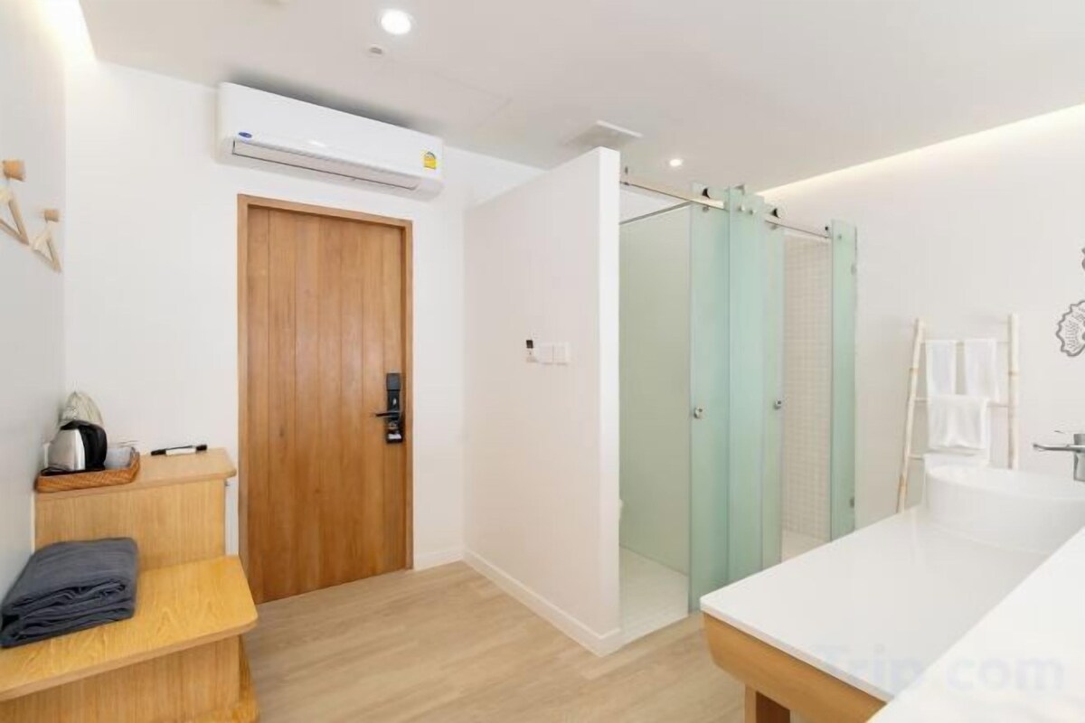 Bathroom | Shower