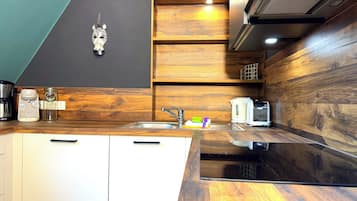 Kühlschrank, Ofen, Herdplatte, Geschirrspüler