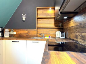 雪櫃、焗爐、爐具、洗碗機