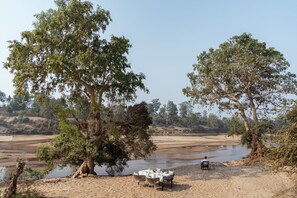 En privat strand, hvidt sand