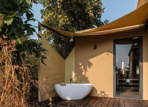 Luxury Double Room | Bathroom - Outpost 12 - A Sinali Experience - Kanha (Bichhiya)