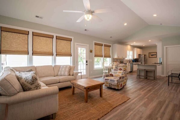 Smart TV, fireplace, offices