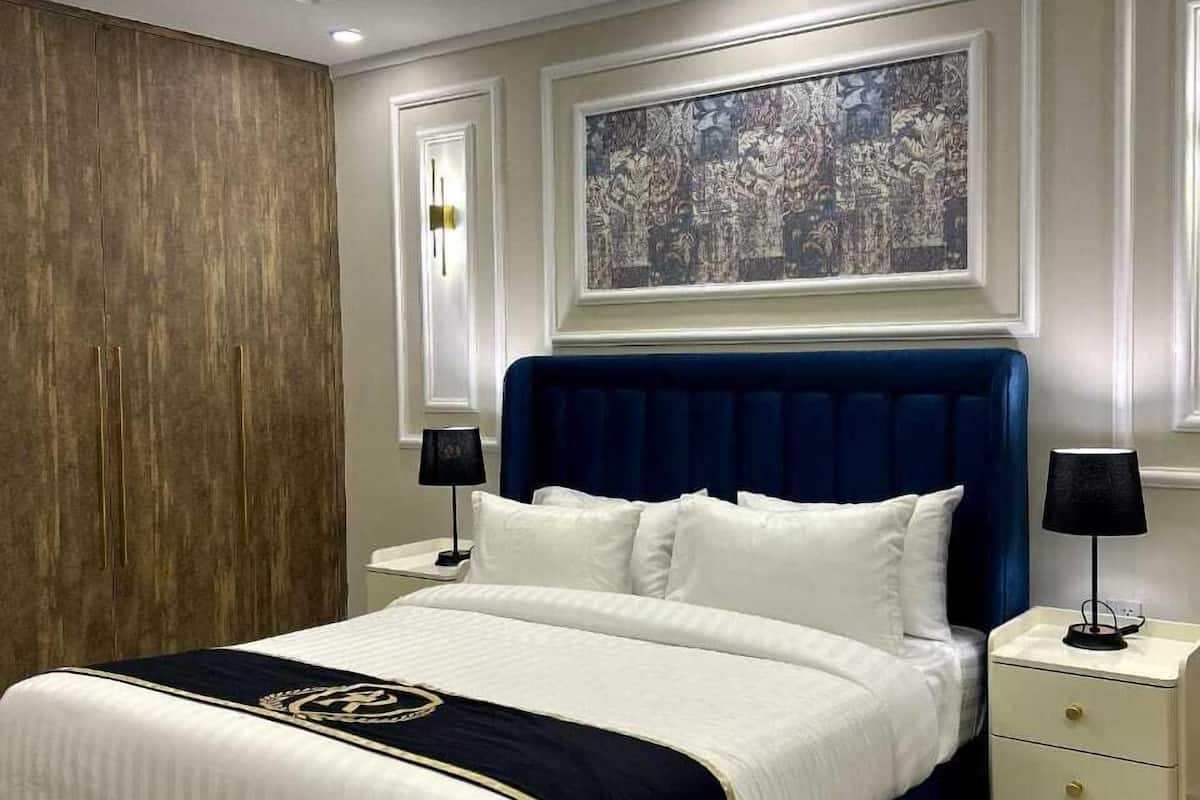 Classic-svíta - 1 meðalstórt tvíbreitt rúm - reyklaust - gæludýr ekki leyfð | Hljóðeinangrun, rúmföt