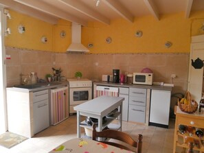 Microones, forn, placa de cuina i rentaplats