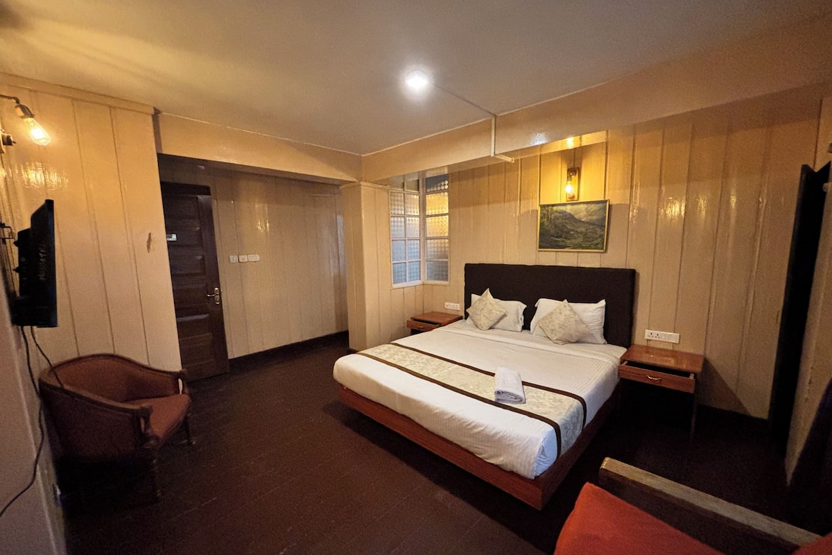 Egyptian cotton sheets, premium bedding, free WiFi, bed sheets
