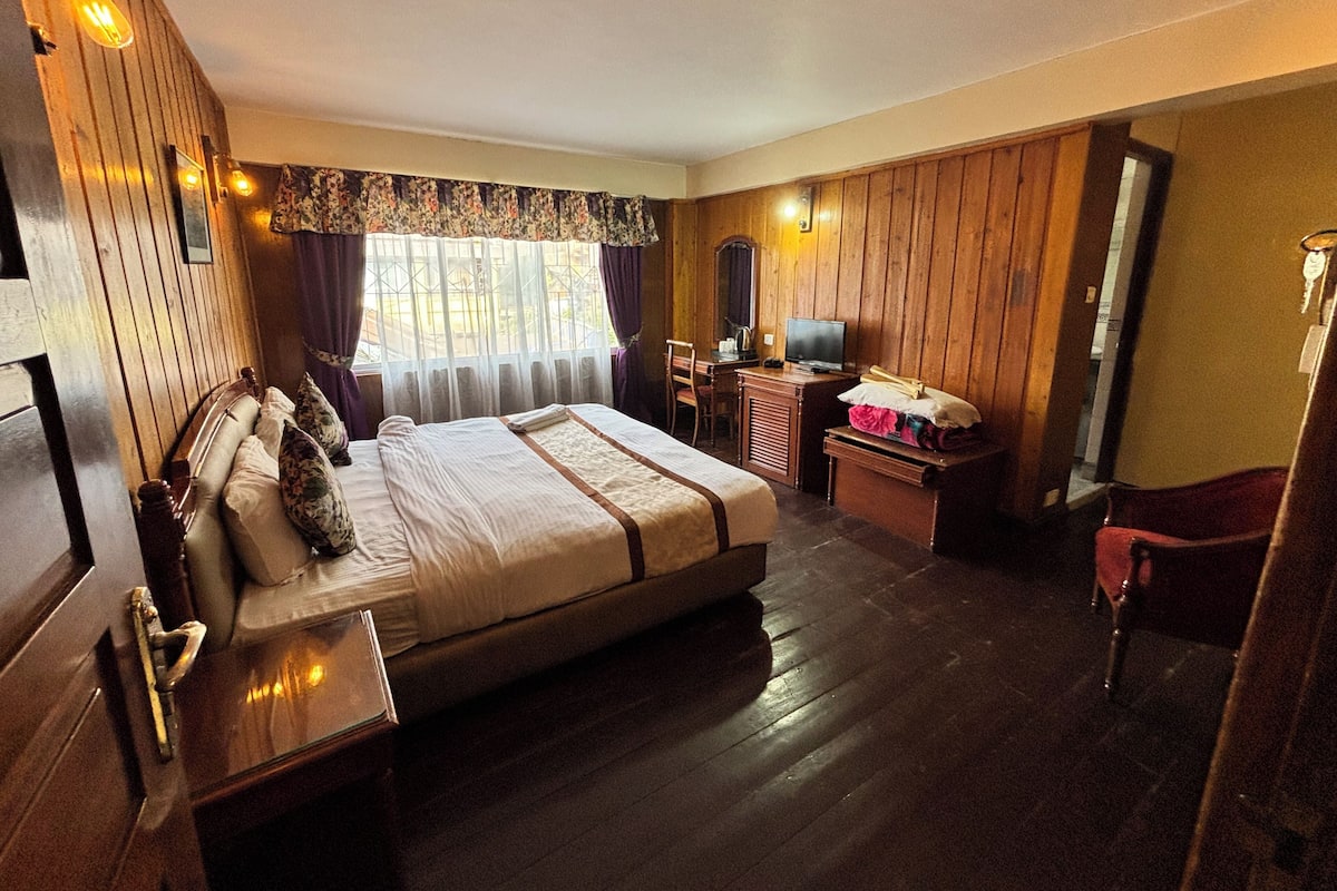 Egyptian cotton sheets, premium bedding, free WiFi, bed sheets
