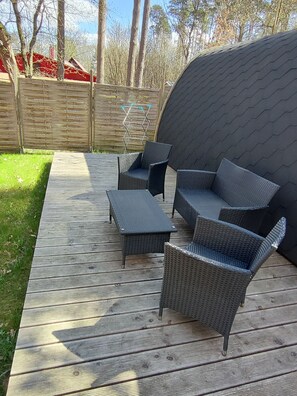 Terrace/patio - Mini hotel by the lake in the Mecklenburg Lake District, sleeping barrel (Fürstenberg/Havel)