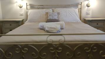 2 Schlafzimmer, BĂŒgeleisen/BĂŒgelbrett, kostenloses WLAN, BettwĂ€sche