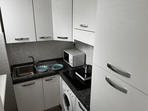 Private kitchen - Cosy Studio Near Rapallo Beach Via Baisi (Rapallo)