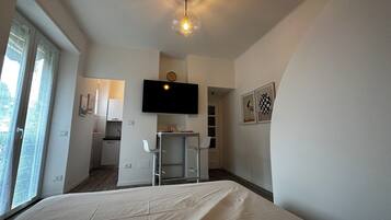 Studio, 1 Double Bed | Free WiFi, bed sheets
